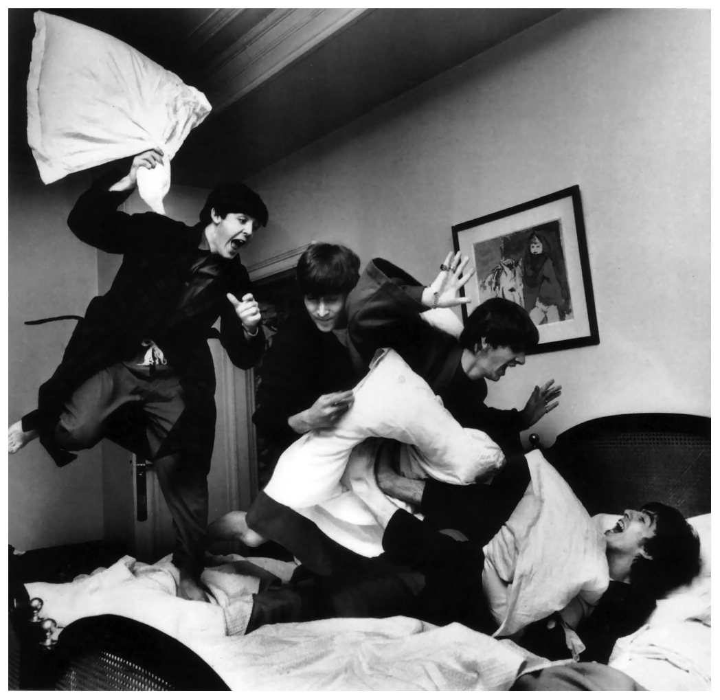 beatles-pillow-fight-by-harry-benson