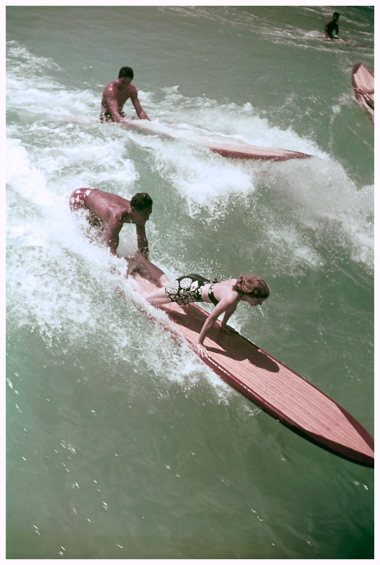 surfs-up-a-cover-of-vogue-us-shot-in-hawaii-1938-toni-frissell.jpg